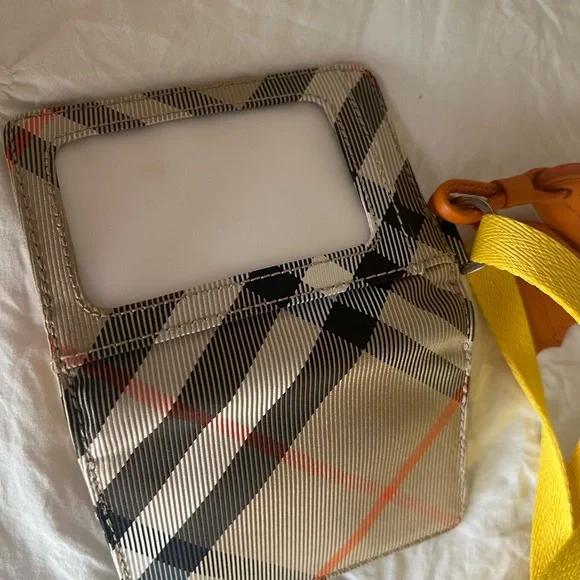 Burberry Yellow Lanyard Duck Check Card Case NWOT!! - Picture 3 of 6